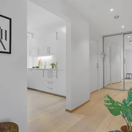 Superior 4 Bedroom Apartment *